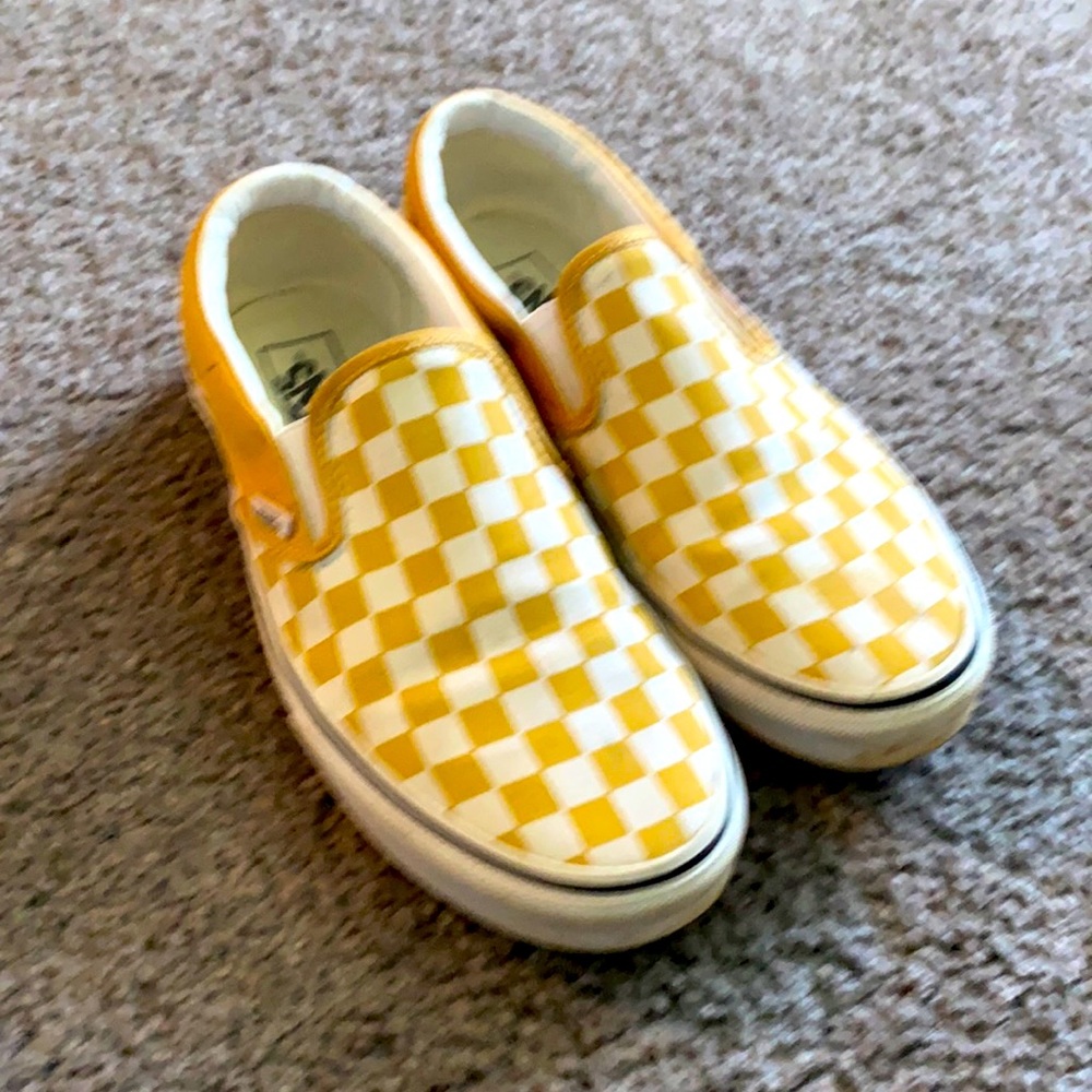 1 pair of Women’s 10 or 1 pair of Men’s 8-1/2